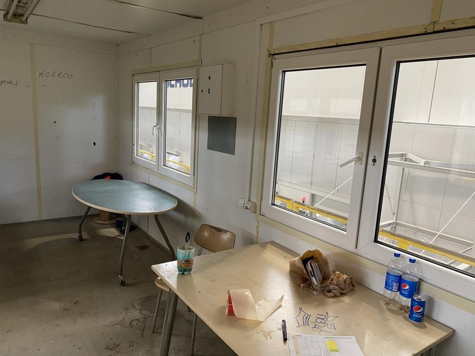 Metal working machines and work equipment (safety shoes)-3